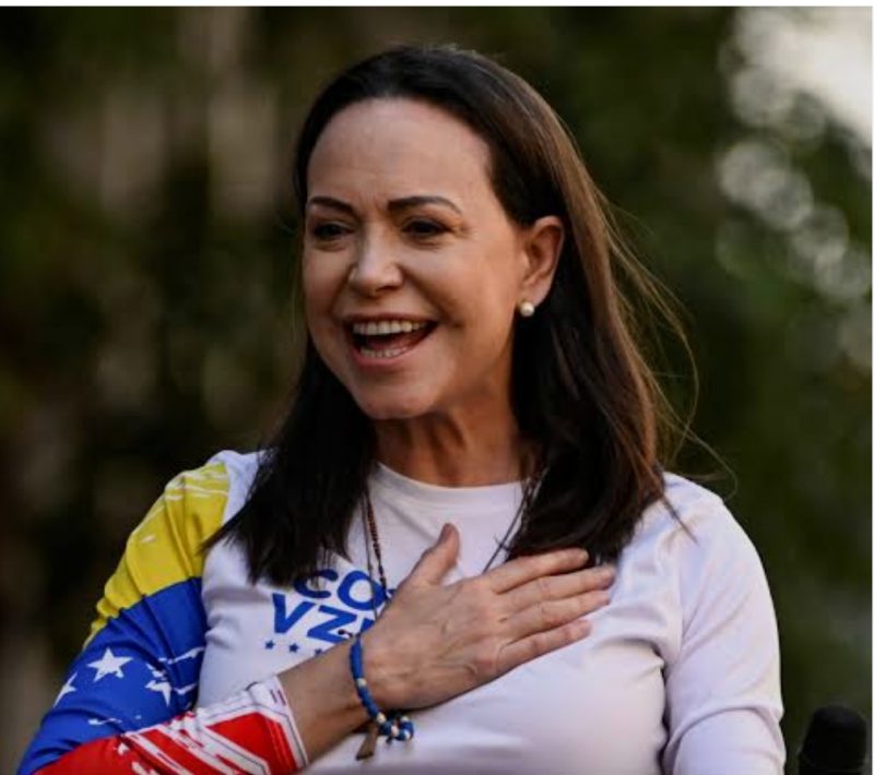 جائزة نوبل للسلام للمعارِضة الفنزويلية ماريا كورينا ماتشادو.