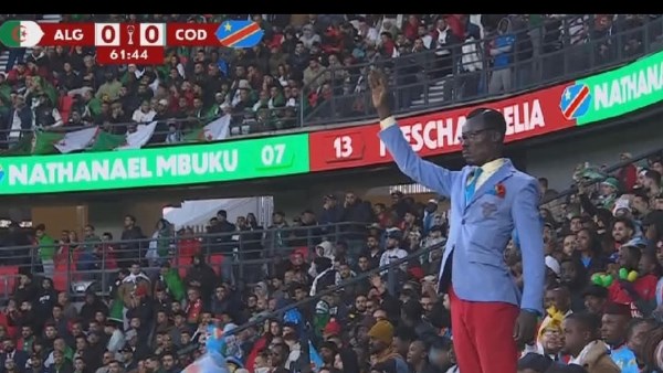 من مدرجات الفقر إلى قمة الشهرة… مشجع كونغولي يشعل أفريقيا وتنهال عليه الملايين!