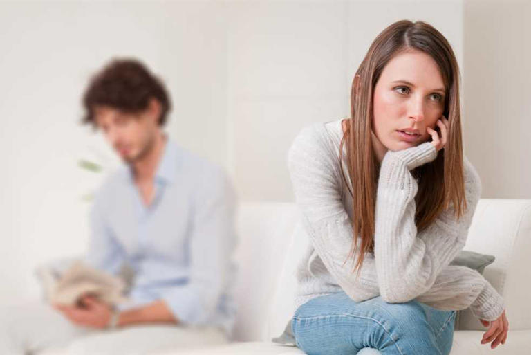 علامات تدل على انفصالك العاطفي مع زوجك ونصائح لتصليح الأمور بينكم.